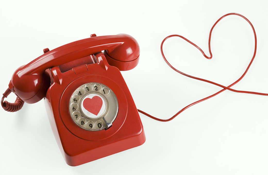 Hotline 1040x680.jpg