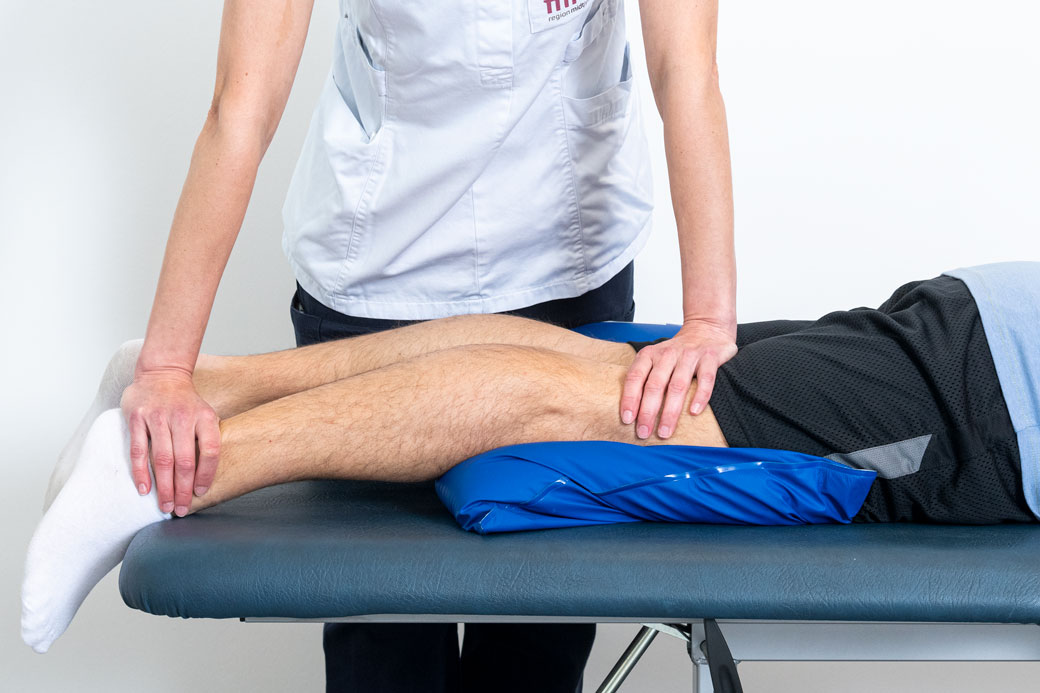 Knæekstension maveliggende med overpres.jpg