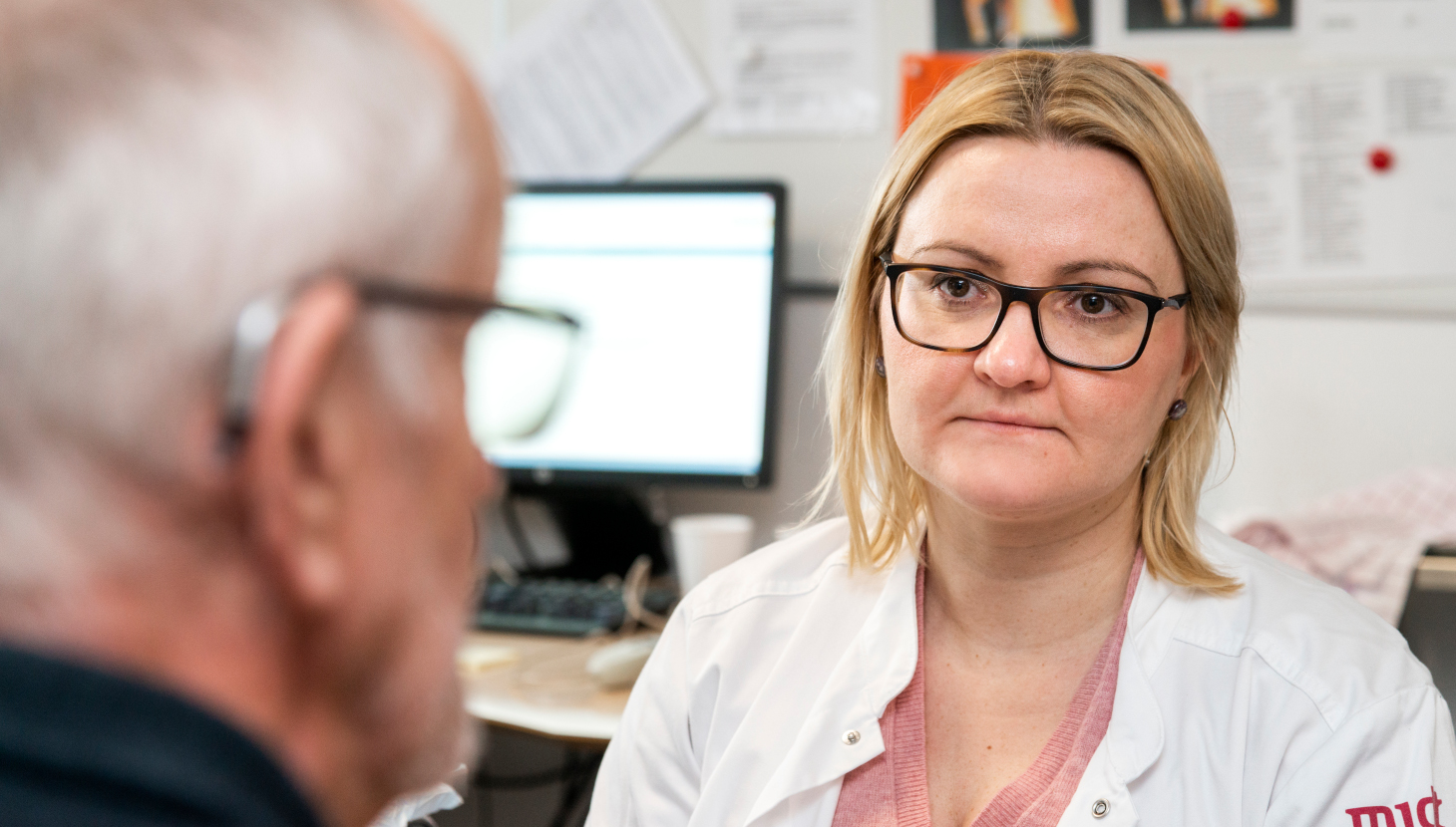 Samtale med patient på Regionshospitalet Hammel Neurocenter